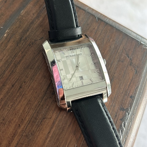 Burberry Men’s Watch - Picture 4 of 8